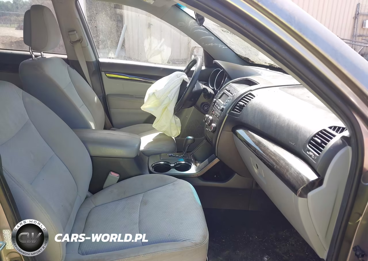 2011 Kia Sorento Lx V6 VIN:5XYKT4A24BG076079 - 5