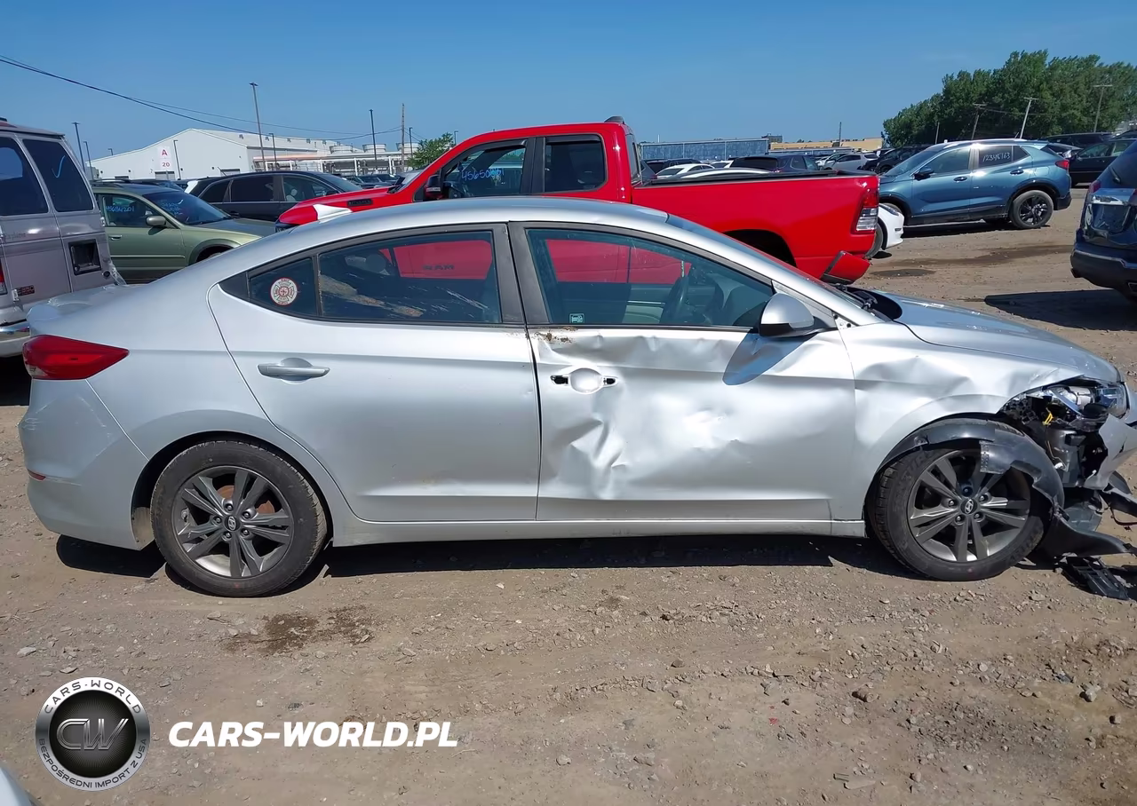 2017 Hyundai Elantra Se VIN:5NPD84LFXHH071030 - 13