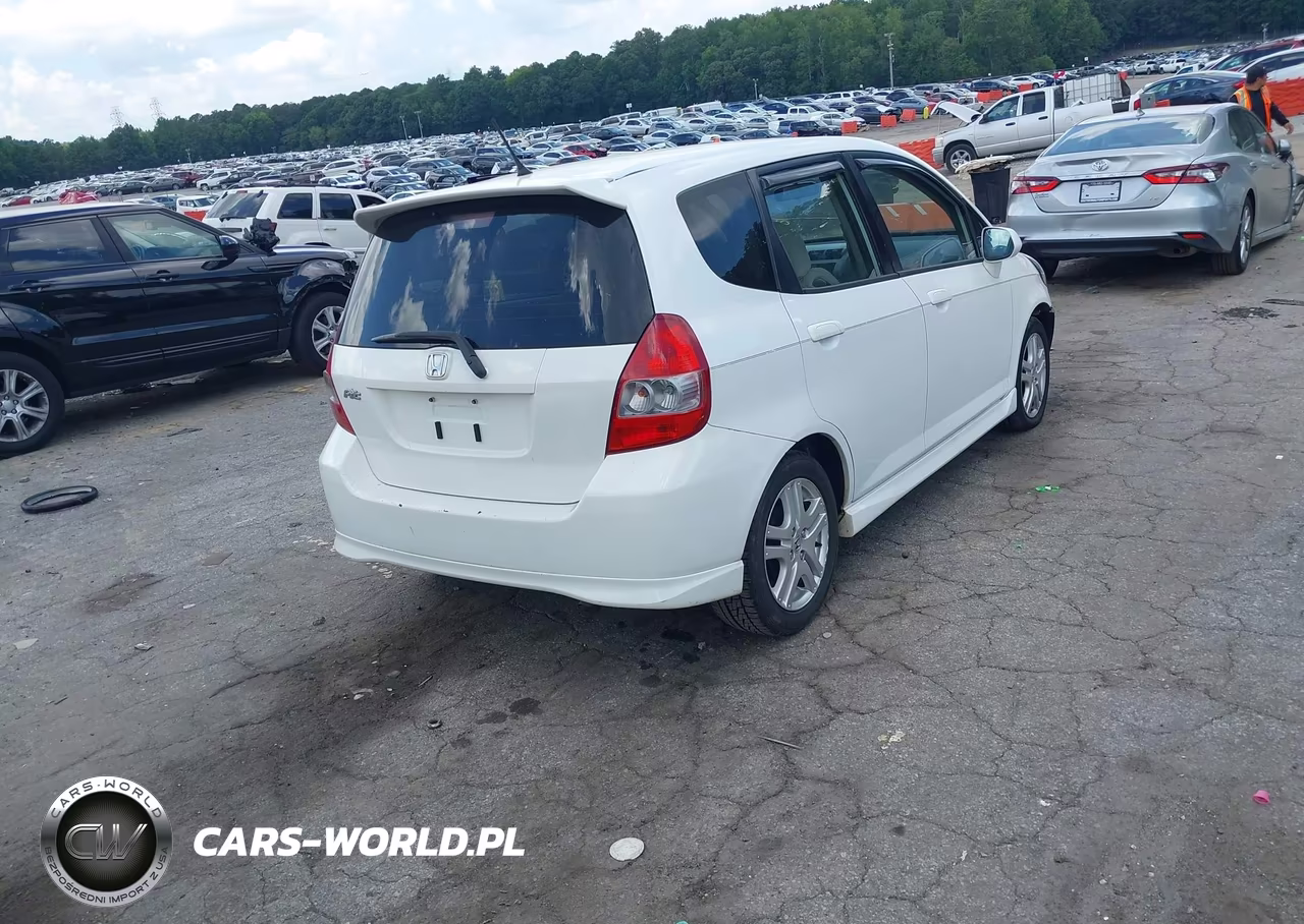 2007 Honda Fit Sport VIN:JHMGD38637S048957 - 4