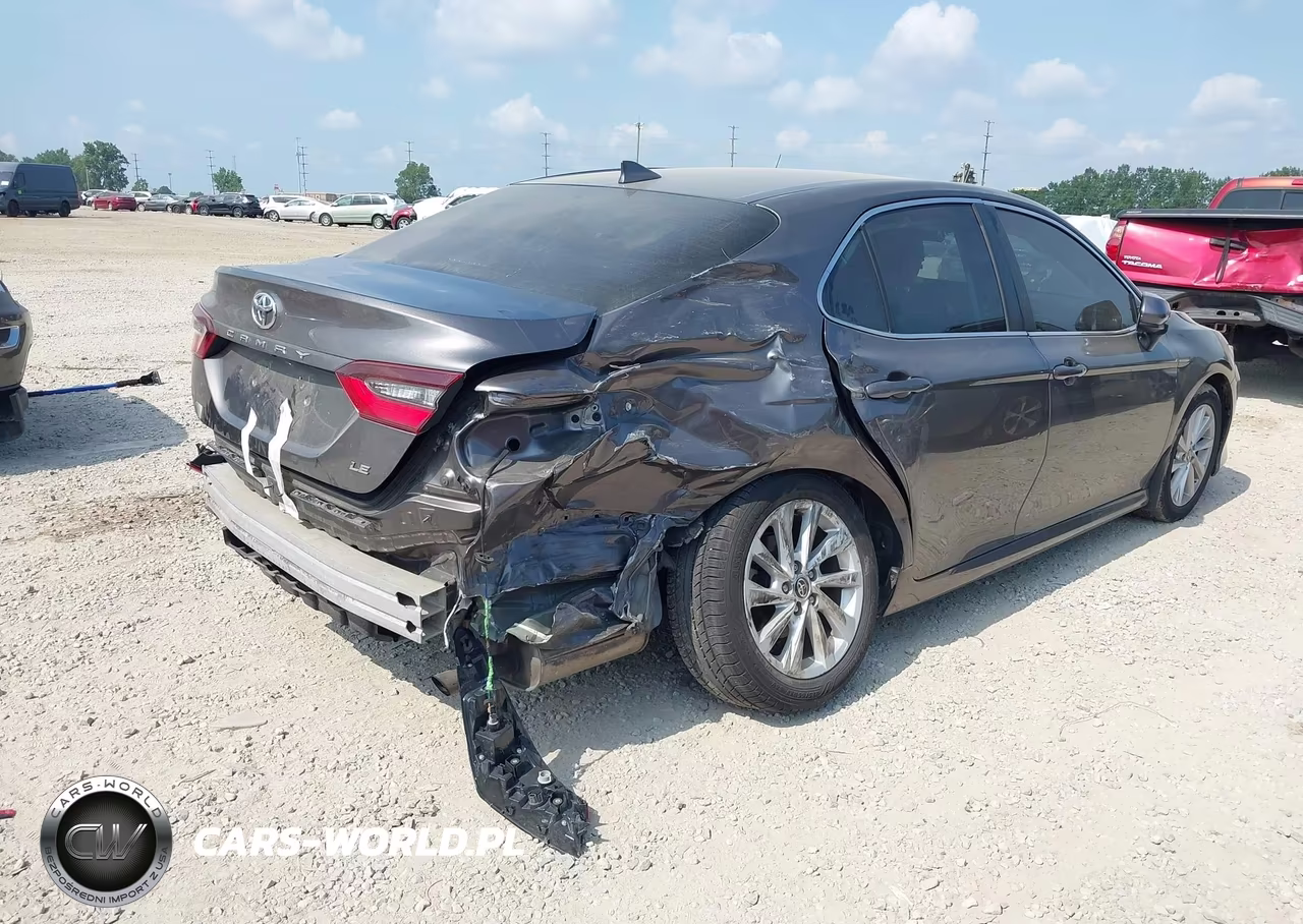 2021 Toyota Camry Le VIN:4T1C11AK1MU573354 - 4