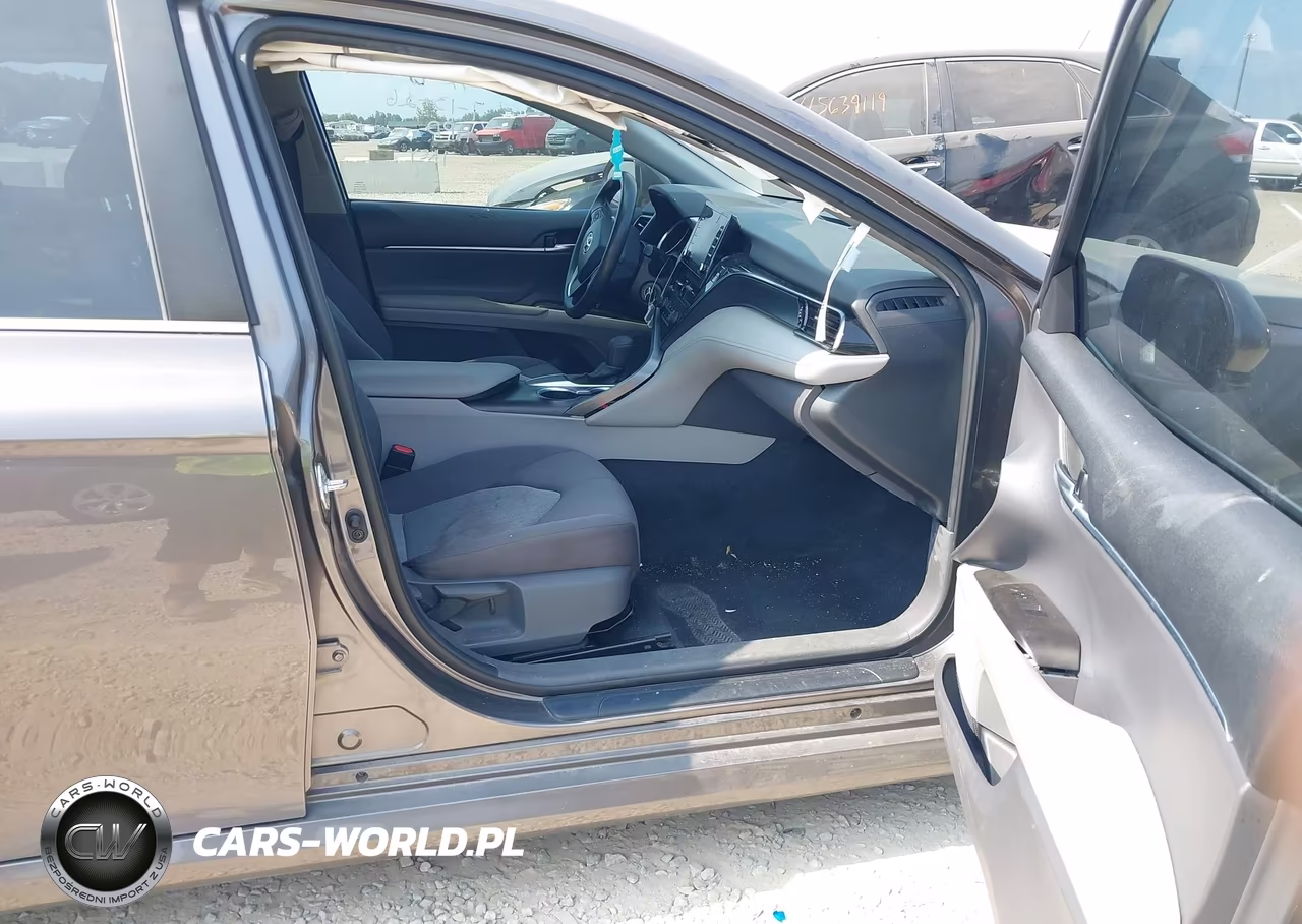 2021 Toyota Camry Le VIN:4T1C11AK1MU573354 - 5