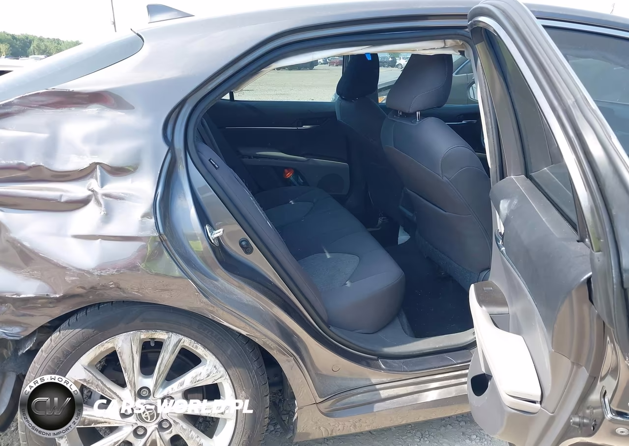 2021 Toyota Camry Le VIN:4T1C11AK1MU573354 - 8