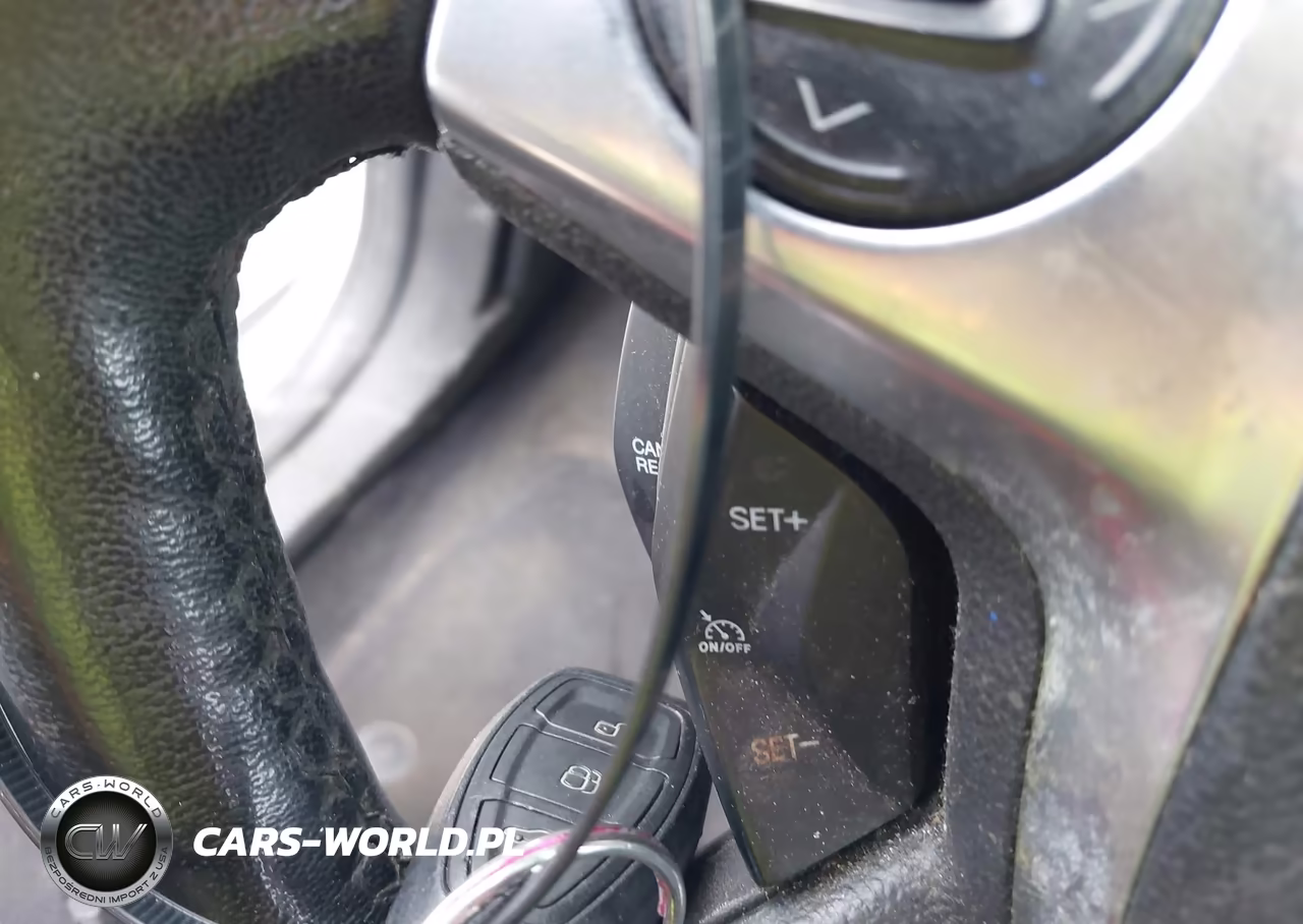 2012 Ford Focus Titanium VIN:1FAHP3N29CL256950 - 11