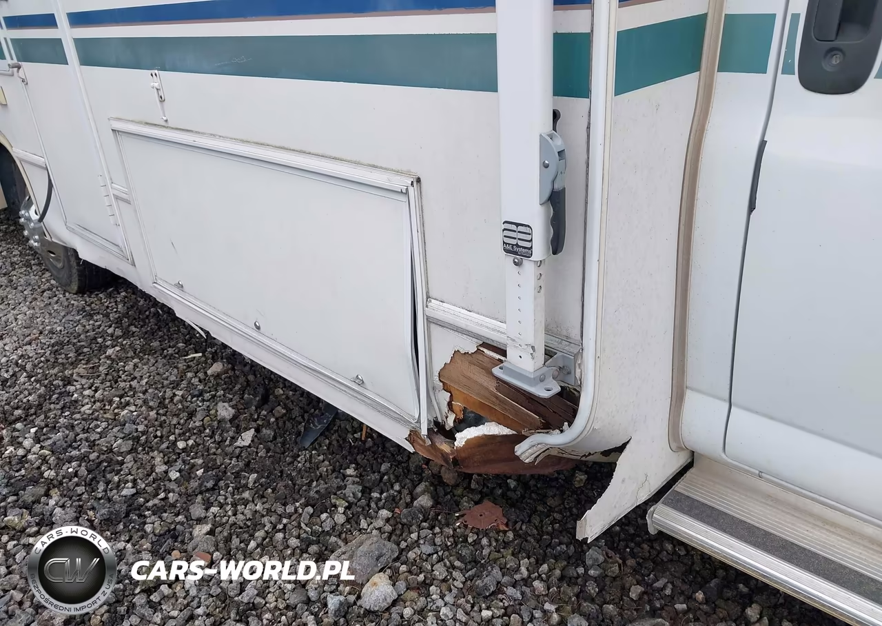 2000 Chevrolet Express Rv Cutaway VIN:1GBJG31J7Y1257899 - 11