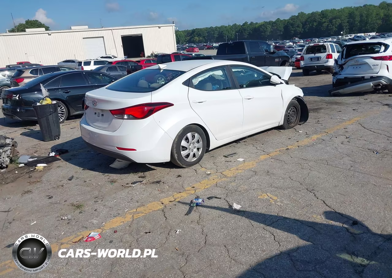 2016 Hyundai Elantra Se VIN:5NPDH4AE4GH740076 - 4