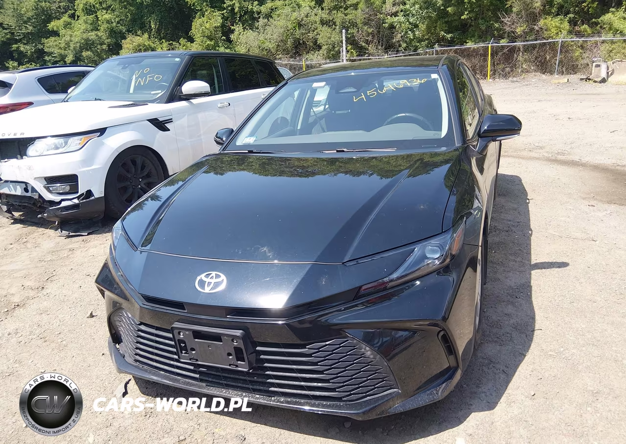 2025 Toyota Camry Le VIN:4T1DAACK5SU611070 - 12