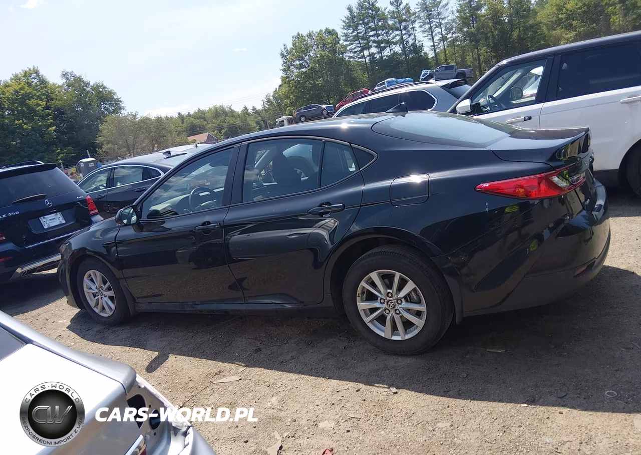 2025 Toyota Camry Le VIN:4T1DAACK5SU611070 - 14