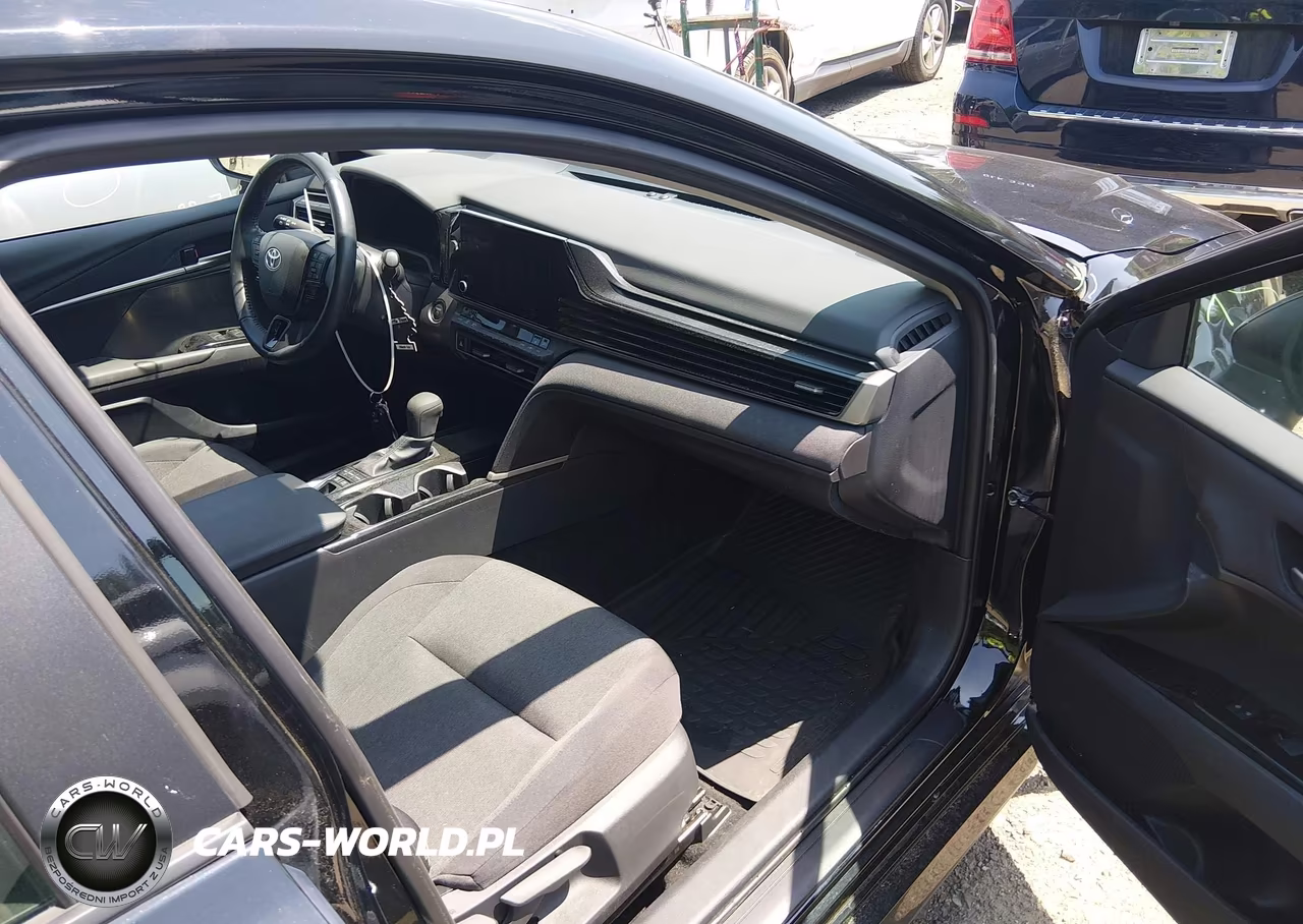 2025 Toyota Camry Le VIN:4T1DAACK5SU611070 - 5