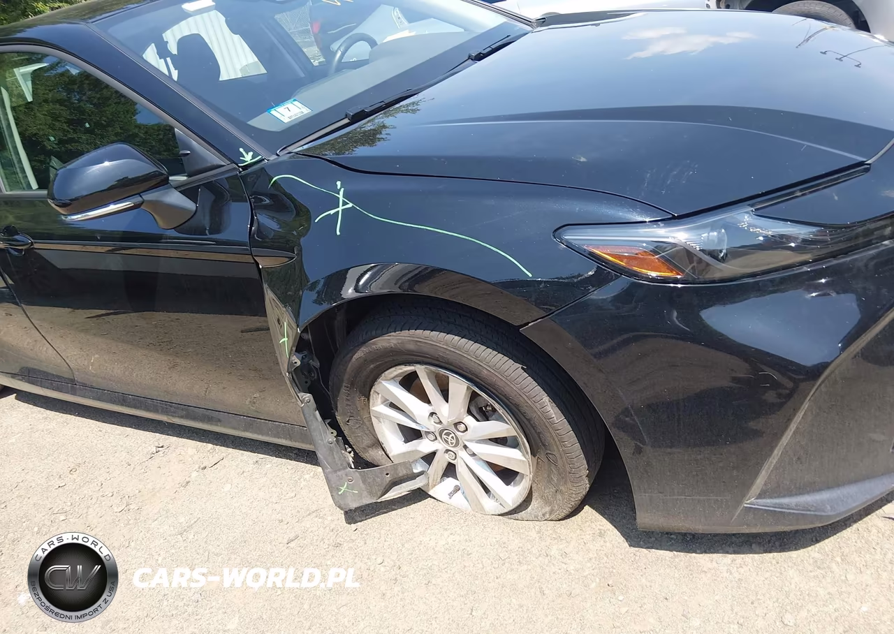 2025 Toyota Camry Le VIN:4T1DAACK5SU611070 - 6