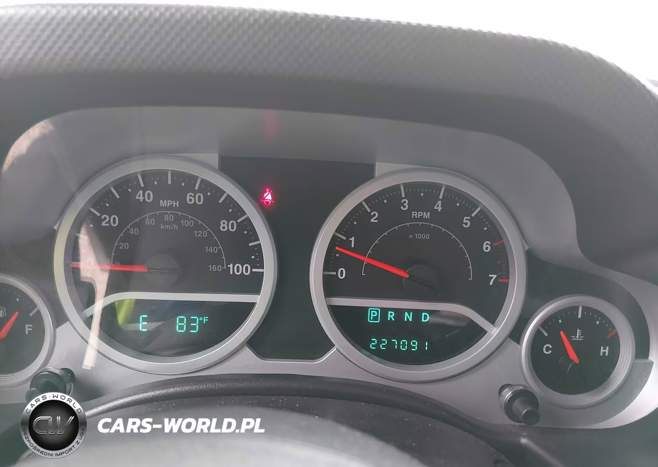 2009 Jeep Wrangler Unlimited Sahara VIN:1J4GA59199L749258 - 7
