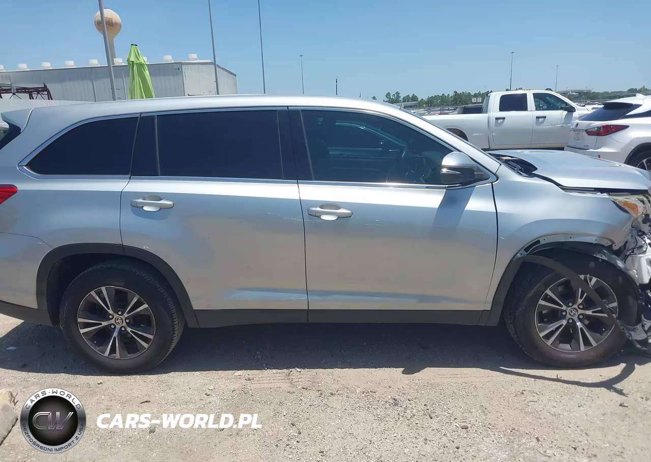 2019 Toyota Highlander Le VIN:5TDZARFH3KS060568 - 14