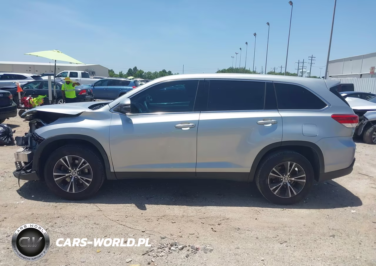 2019 Toyota Highlander Le VIN:5TDZARFH3KS060568 - 15