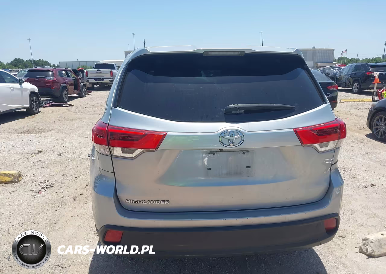 2019 Toyota Highlander Le VIN:5TDZARFH3KS060568 - 17