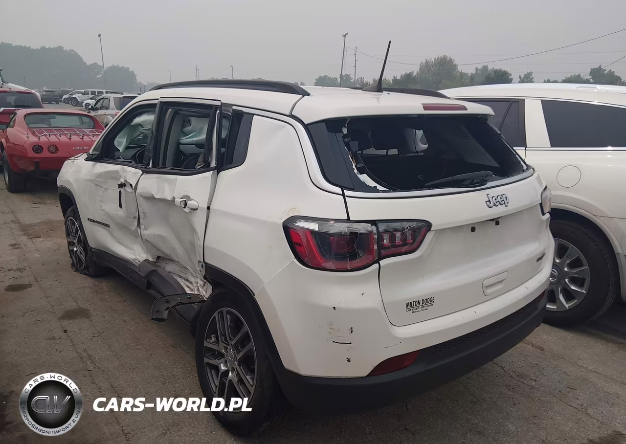 2018 Jeep Compass Latitude Fwd VIN:3C4NJCBB3JT194224 - 3