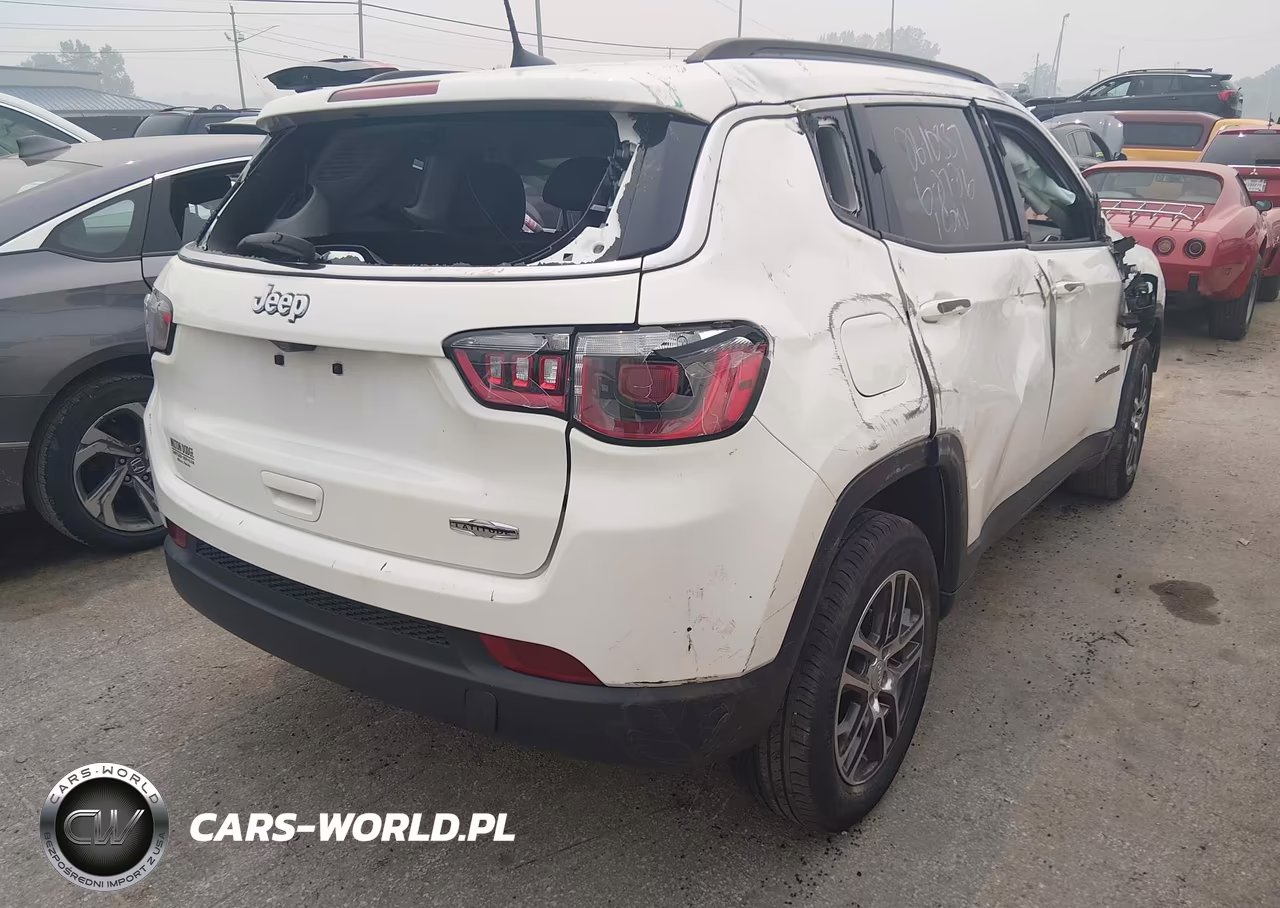 2018 Jeep Compass Latitude Fwd VIN:3C4NJCBB3JT194224 - 4