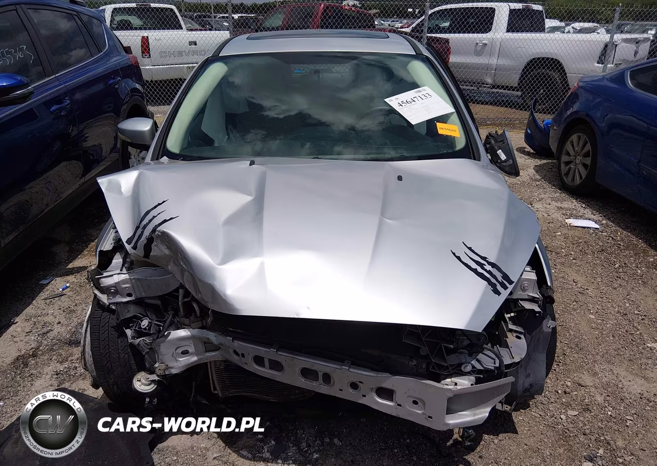 2018 Ford Focus Titanium VIN:1FADP3N26JL326108 - 12