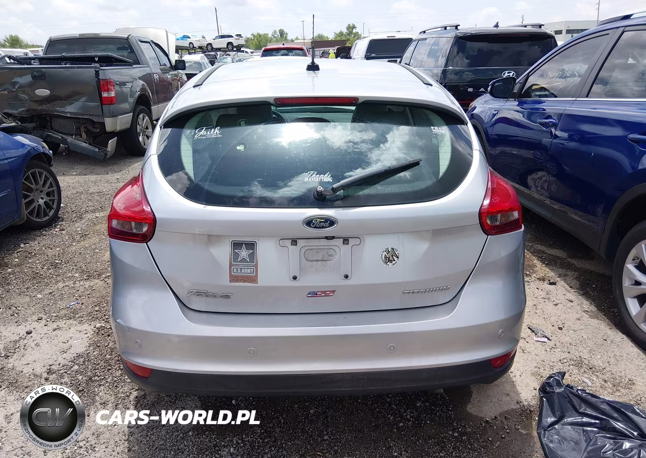 2018 Ford Focus Titanium VIN:1FADP3N26JL326108 - 16