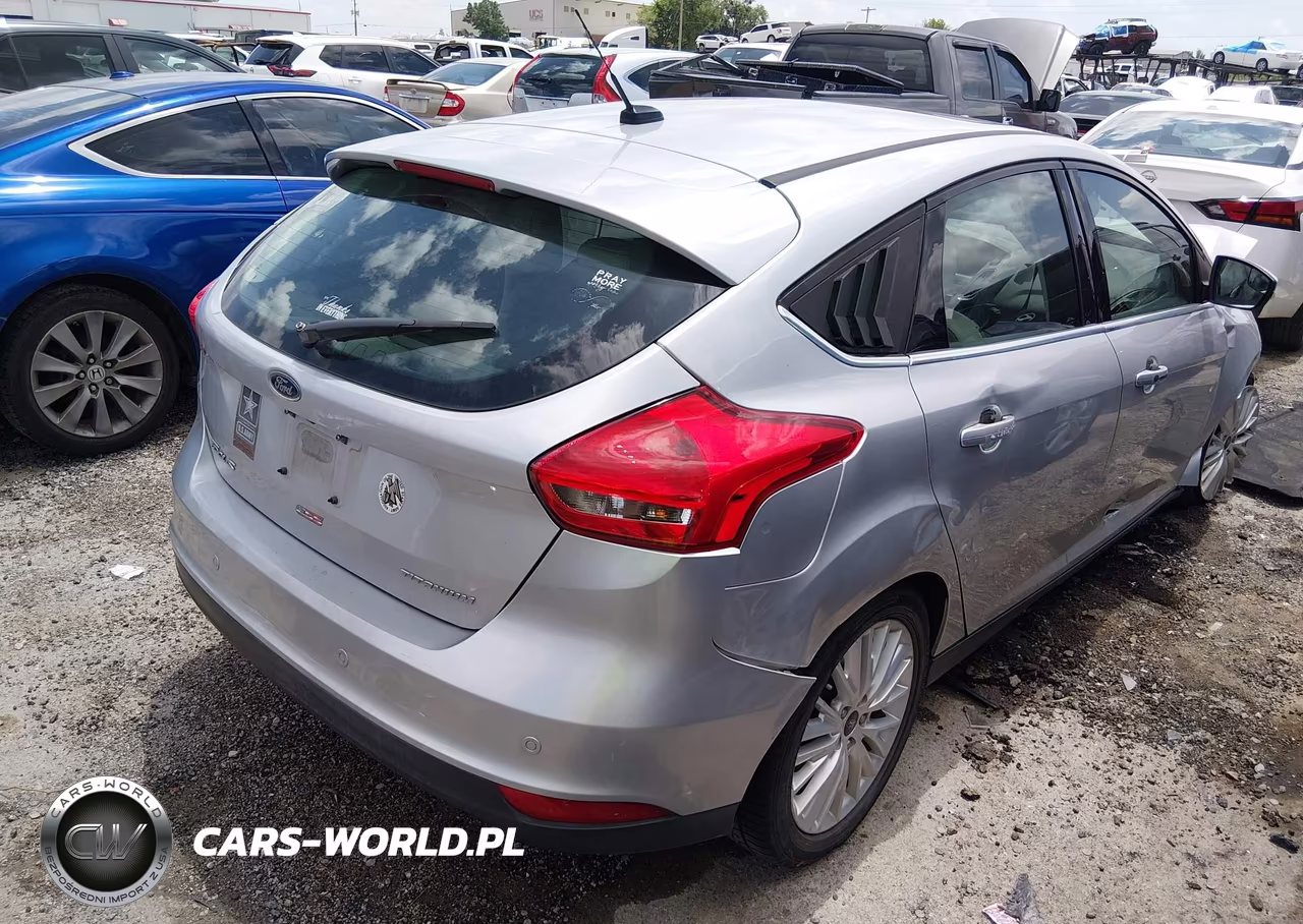 2018 Ford Focus Titanium VIN:1FADP3N26JL326108 - 4