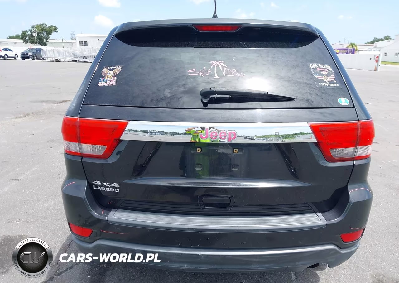 2011 Jeep Grand Cherokee Laredo VIN:1J4RR4GG1BC585285 - 17