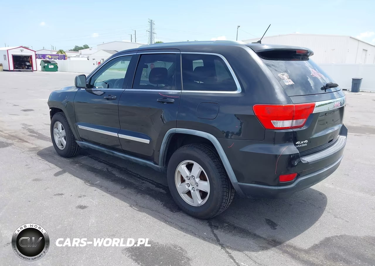 2011 Jeep Grand Cherokee Laredo VIN:1J4RR4GG1BC585285 - 3