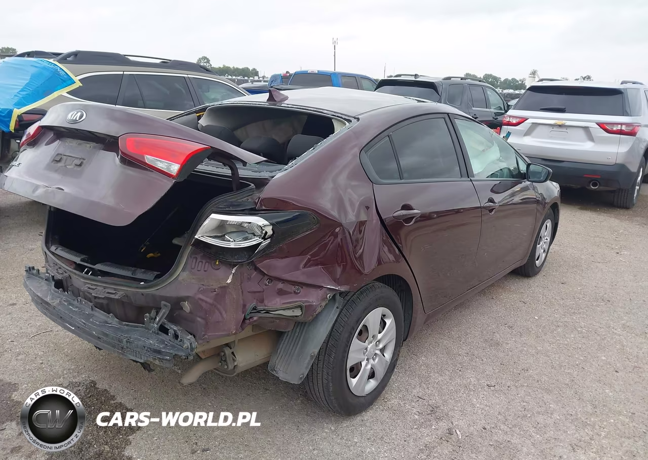 2018 Kia Forte Lx VIN:3KPFK4A70JE190155 - 4