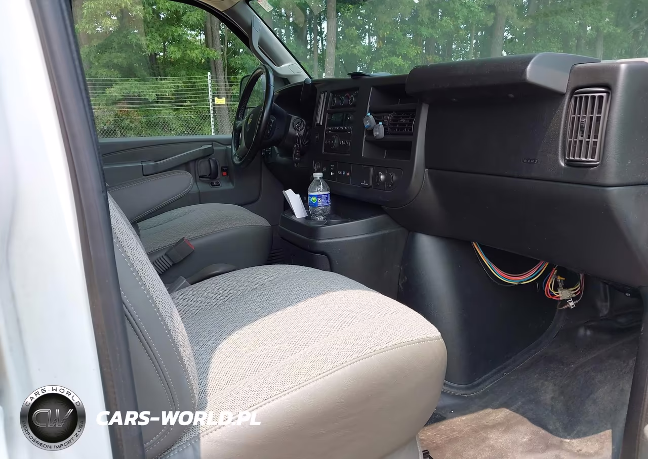 2018 Chevrolet Express 3500 Work Van VIN:1GCZGHFG0J1216822 - 5
