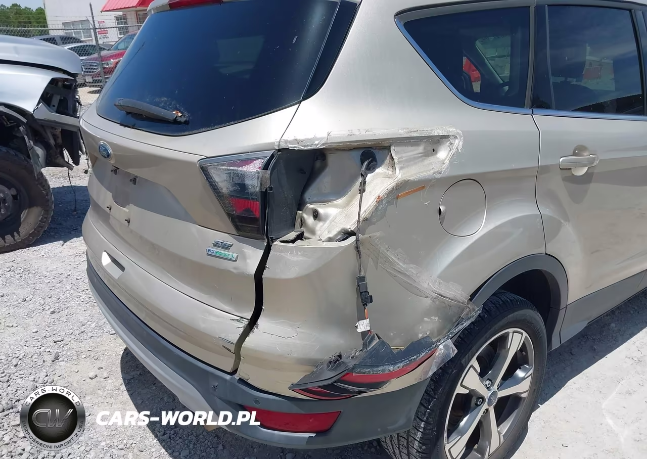 2017 Ford Escape Se VIN:1FMCU0GD9HUA57758 - 6