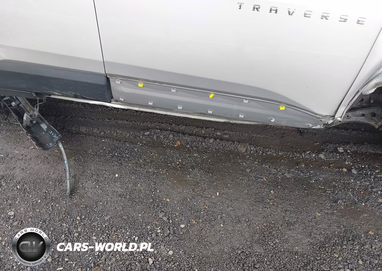 2018 Chevrolet Traverse Ls VIN:1GNERFKW2JJ277459 - 17