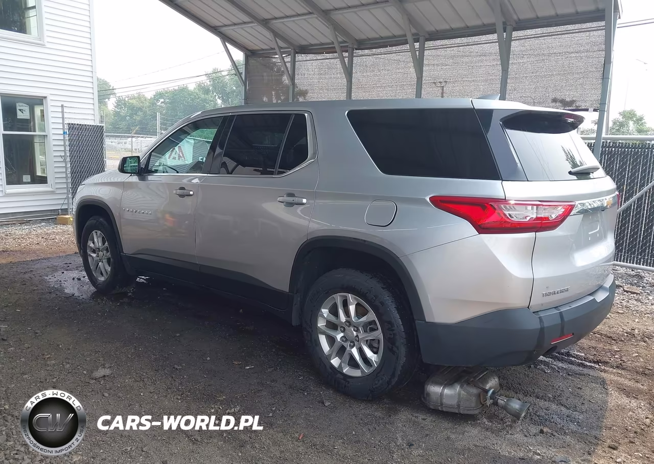 2018 Chevrolet Traverse Ls VIN:1GNERFKW2JJ277459 - 3