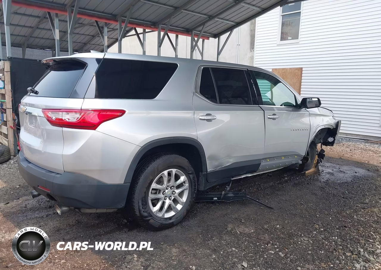 2018 Chevrolet Traverse Ls VIN:1GNERFKW2JJ277459 - 4