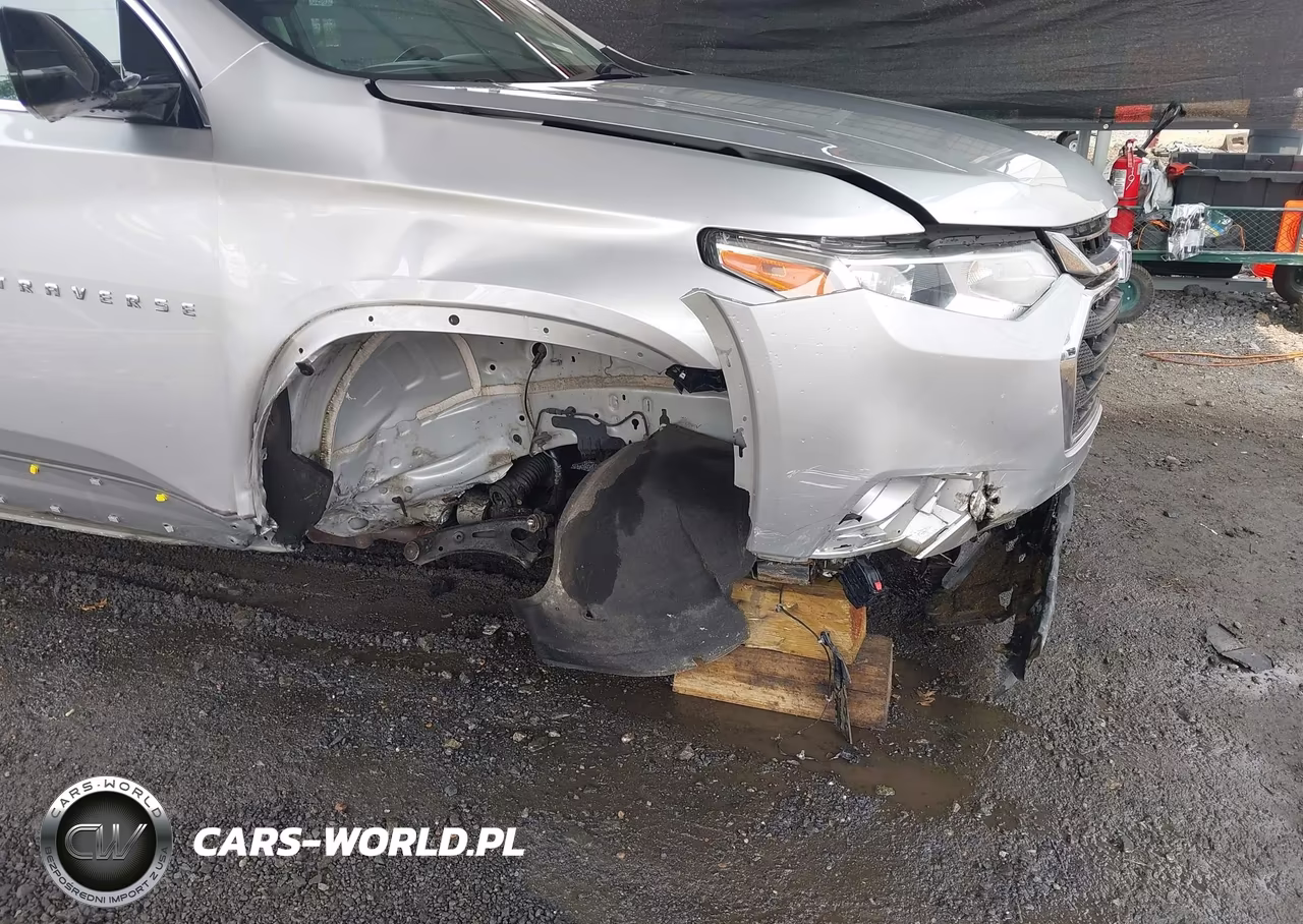 2018 Chevrolet Traverse Ls VIN:1GNERFKW2JJ277459 - 6