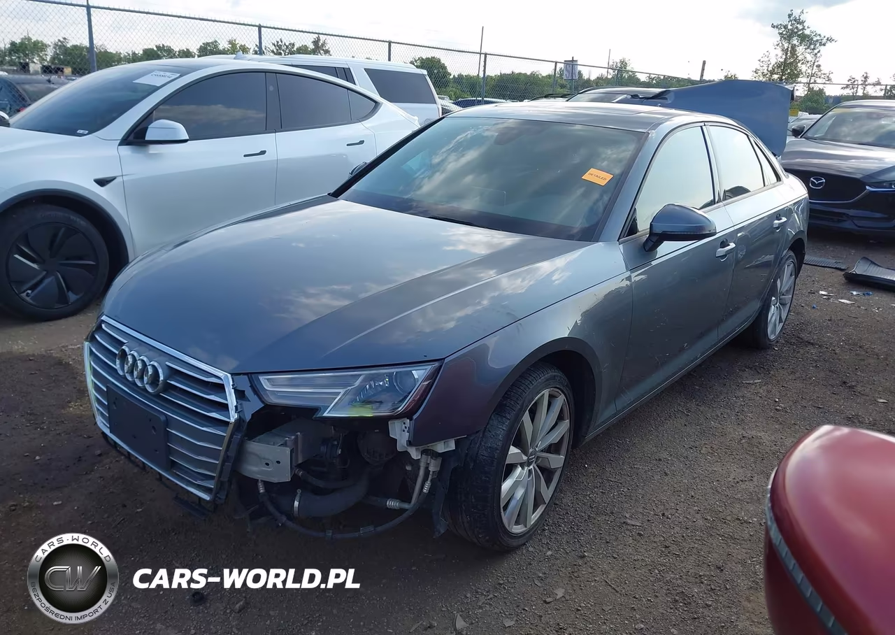 2017 Audi A4 Premium VIN:WAUANAF41HN043568 - 2