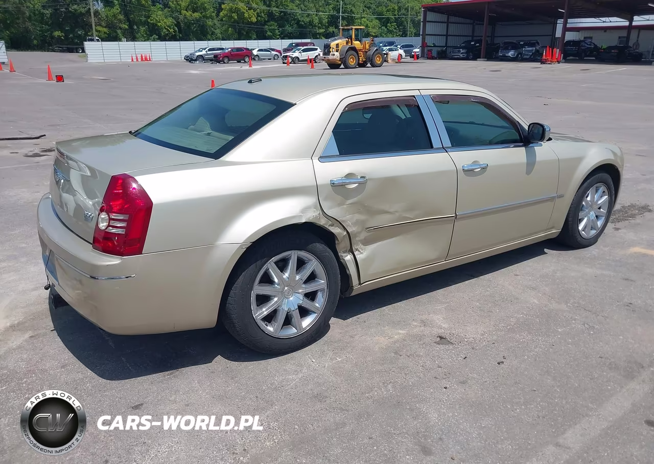 2010 Chrysler 300 Touring-Signature Series-Executive Series VIN:2C3CA5CV7AH147397 - 4