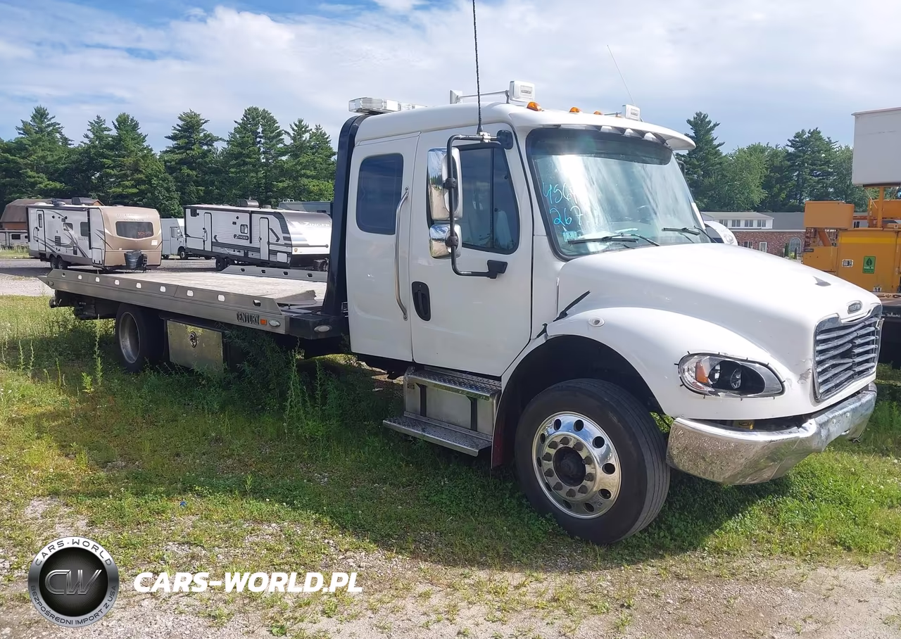2023 Freightliner M2 106
