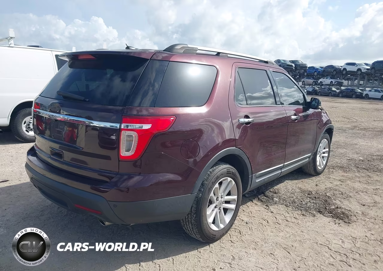2011 Ford Explorer Xlt VIN:1FMHK7D86BGA05005 - 4