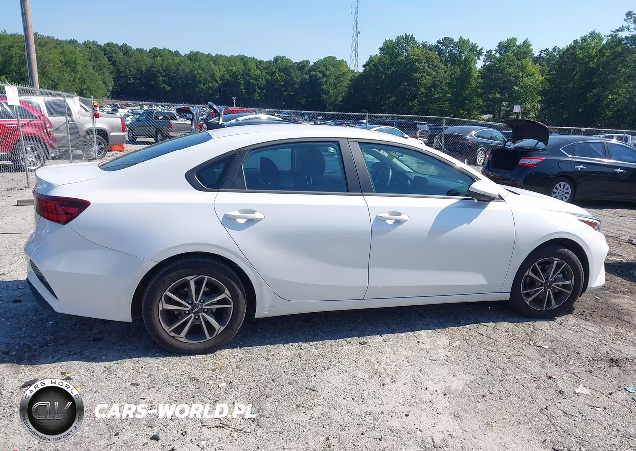 2024 Kia Forte Lxs VIN:3KPF24AD1RE794475 - 14
