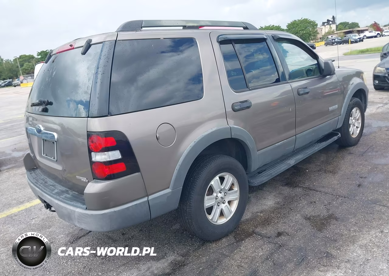 2006 Ford Explorer Xlt VIN:1FMEU63E56UB33886 - 4