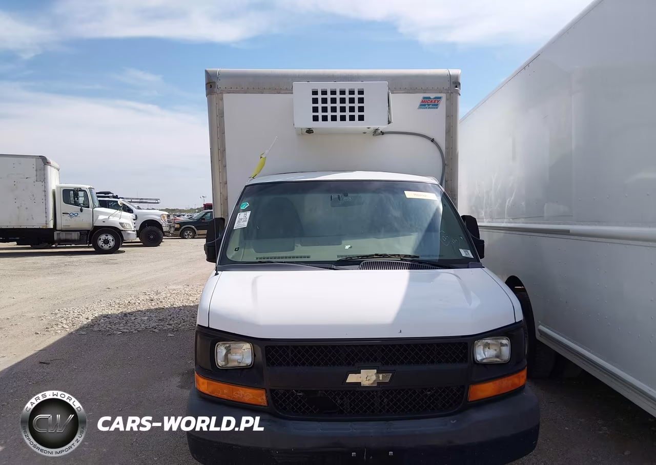 2015 Chevrolet Express Cutaway 4500 VIN:1GB6G5CG6F1155655 - 14