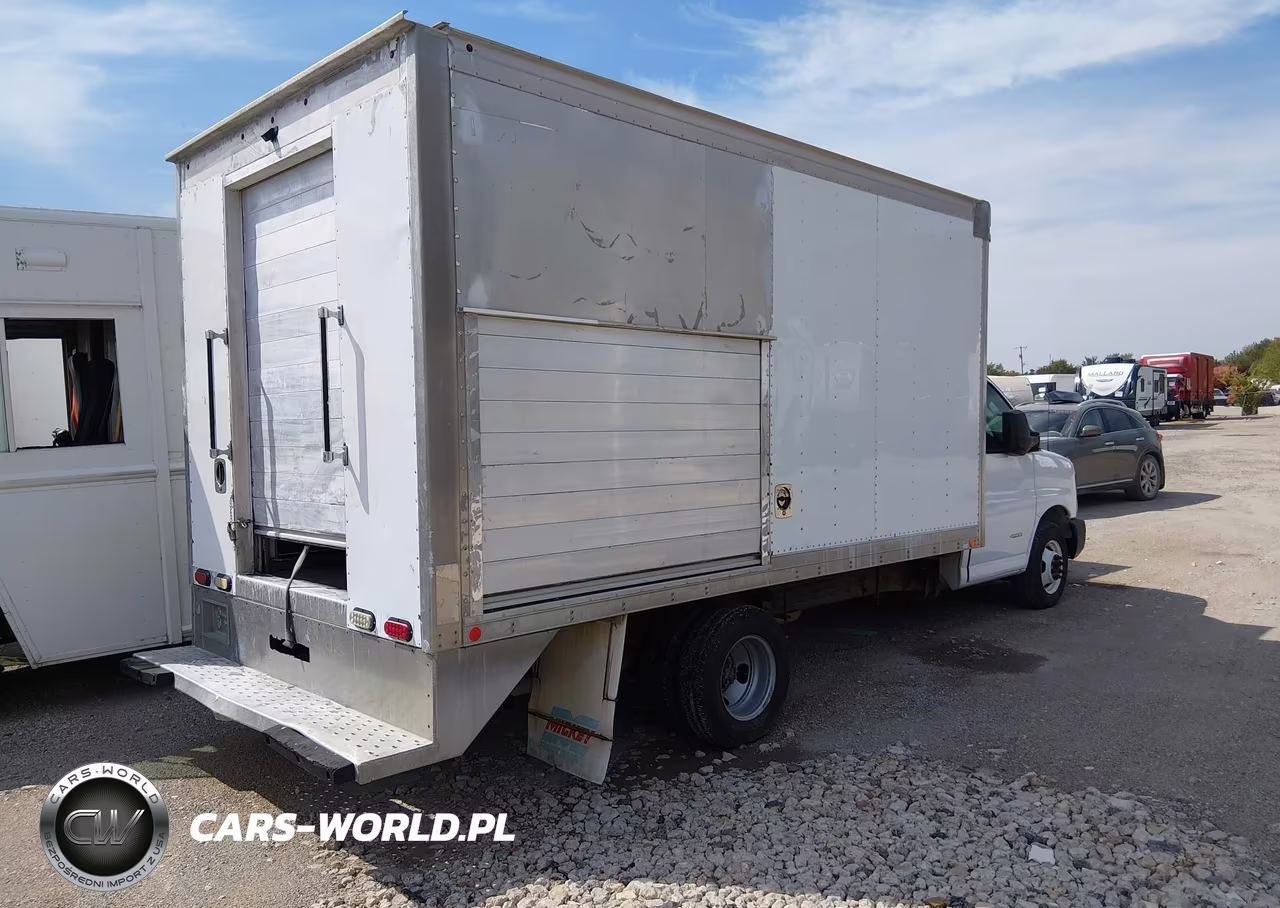 2015 Chevrolet Express Cutaway 4500 VIN:1GB6G5CG6F1155655 - 4