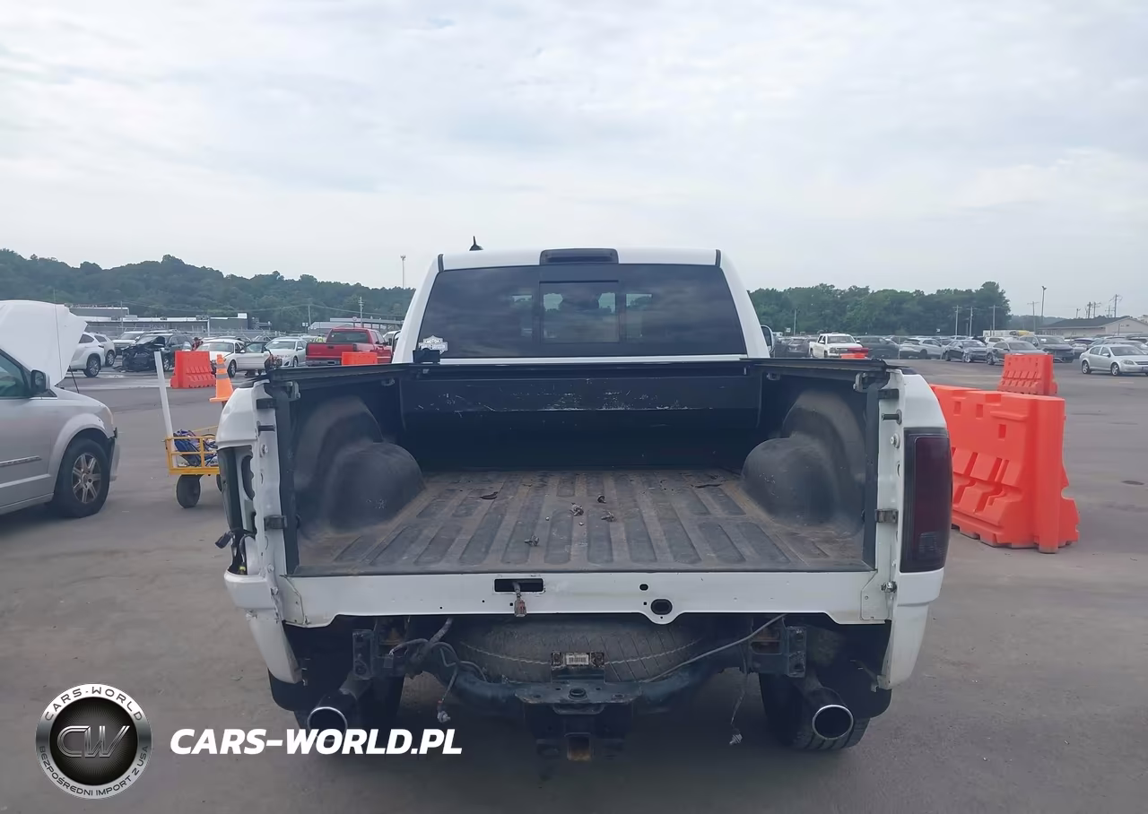 2016 Ram 1500 Laramie VIN:1C6RR7VMXGS309904 - 17