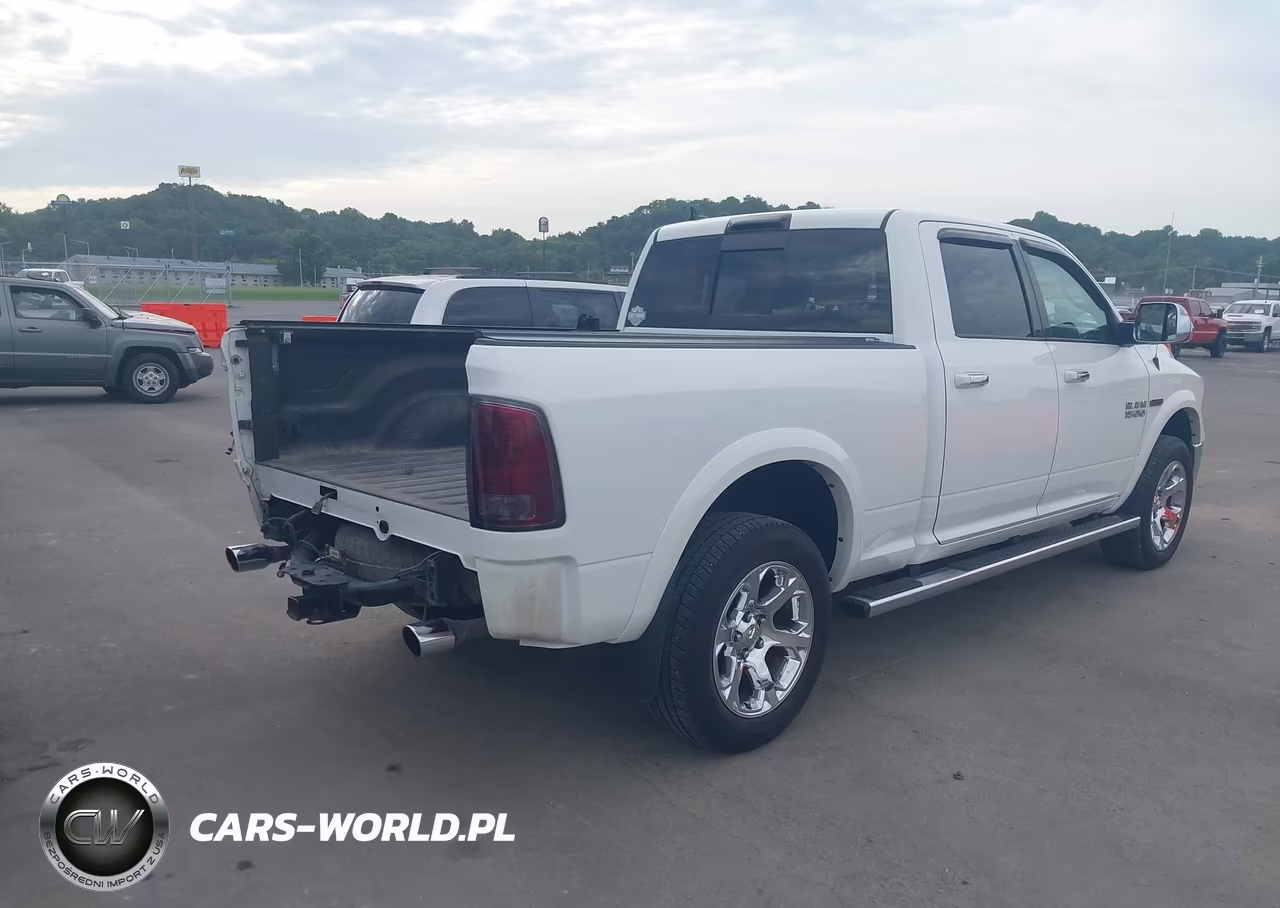 2016 Ram 1500 Laramie VIN:1C6RR7VMXGS309904 - 4