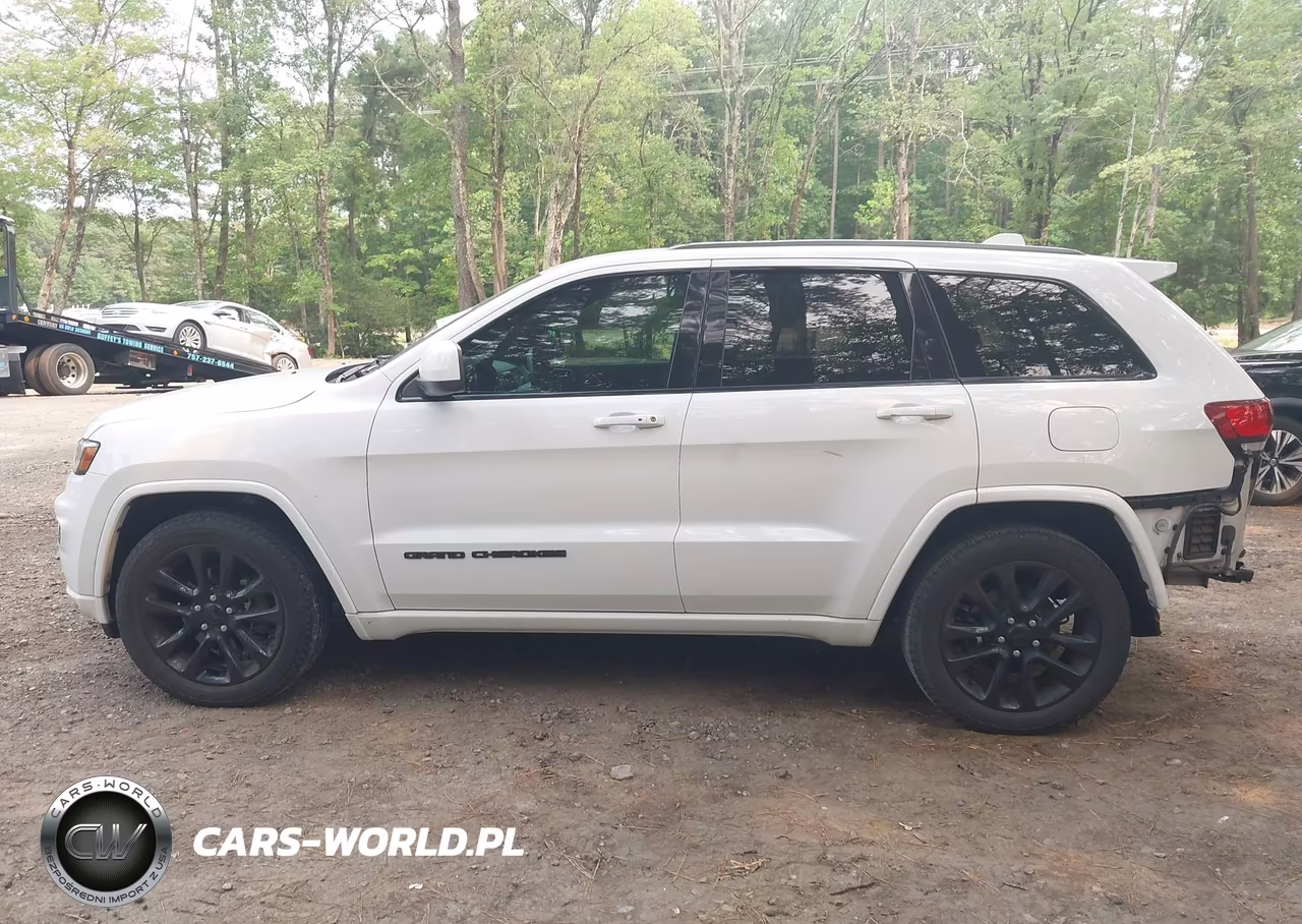 2019 Jeep Grand Cherokee Altitude 4X2 VIN:1C4RJEAG5KC614573 - 15
