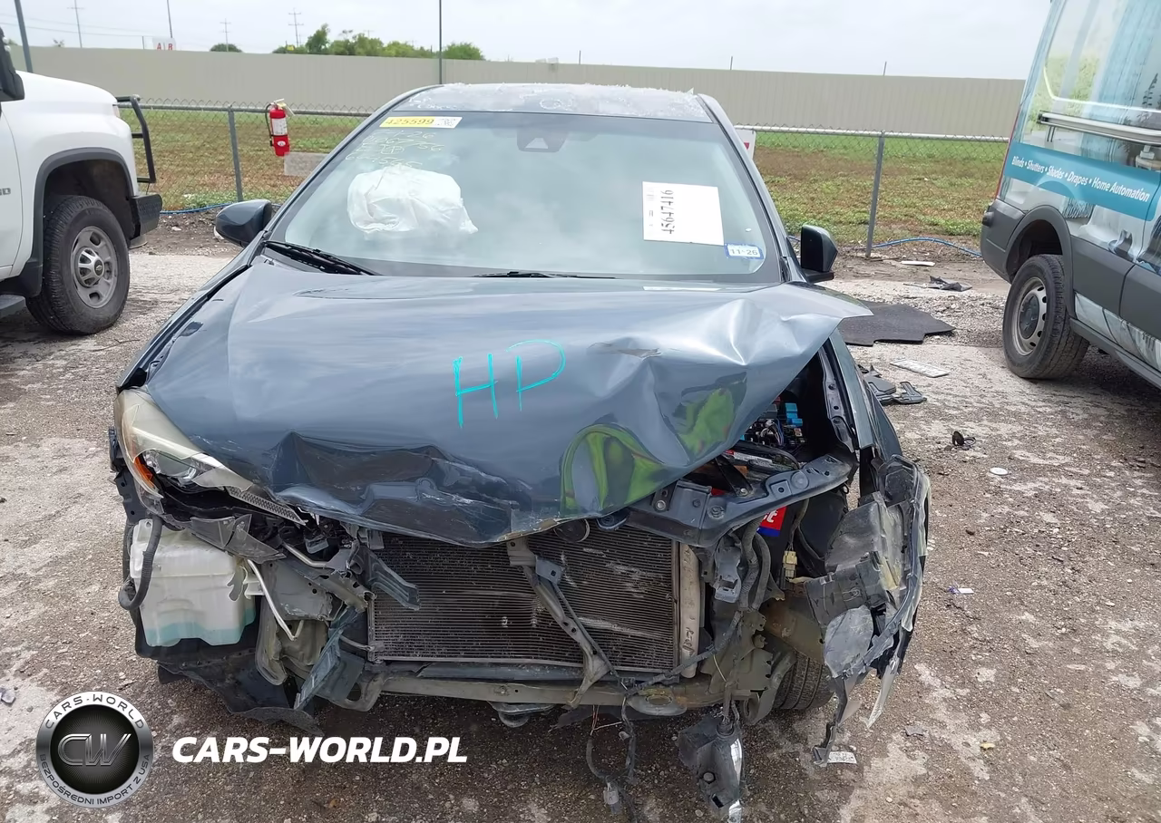 2017 Toyota Corolla Le VIN:5YFBURHE5HP604565 - 13