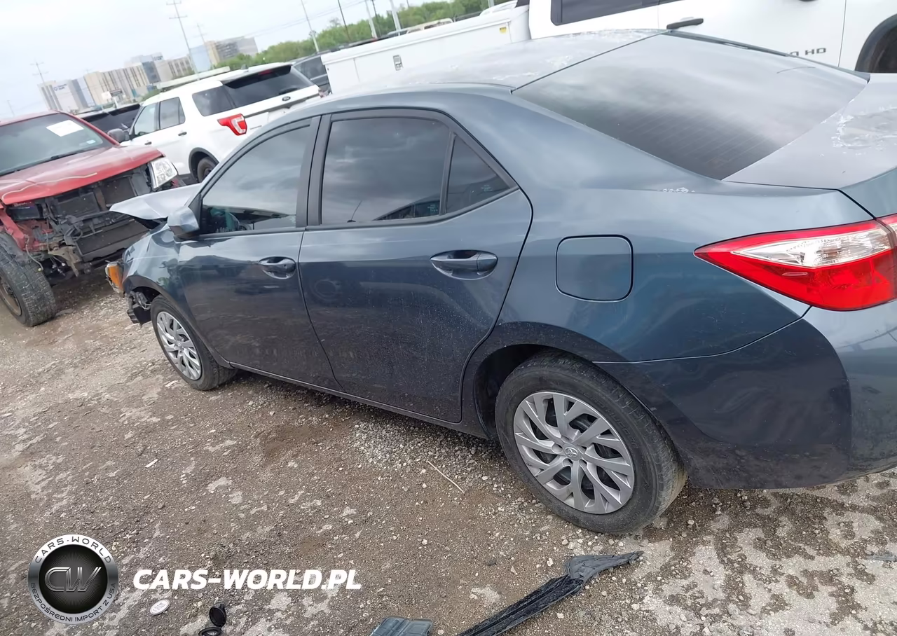 2017 Toyota Corolla Le VIN:5YFBURHE5HP604565 - 15