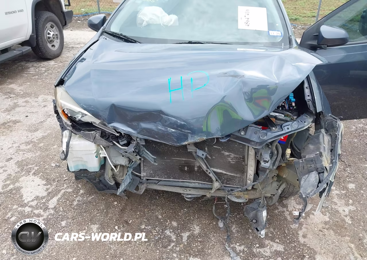 2017 Toyota Corolla Le VIN:5YFBURHE5HP604565 - 6