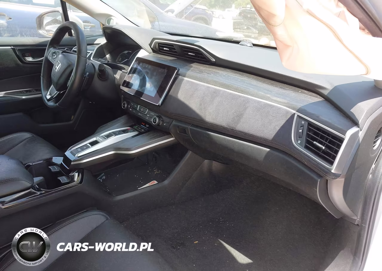 2018 Honda Clarity Plug-In Hybrid Touring VIN:JHMZC5F3XJC012569 - 5