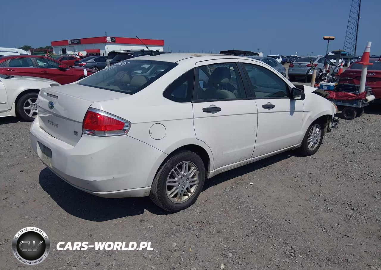 2011 Ford Focus Se VIN:1FAHP3FN6BW189570 - 4