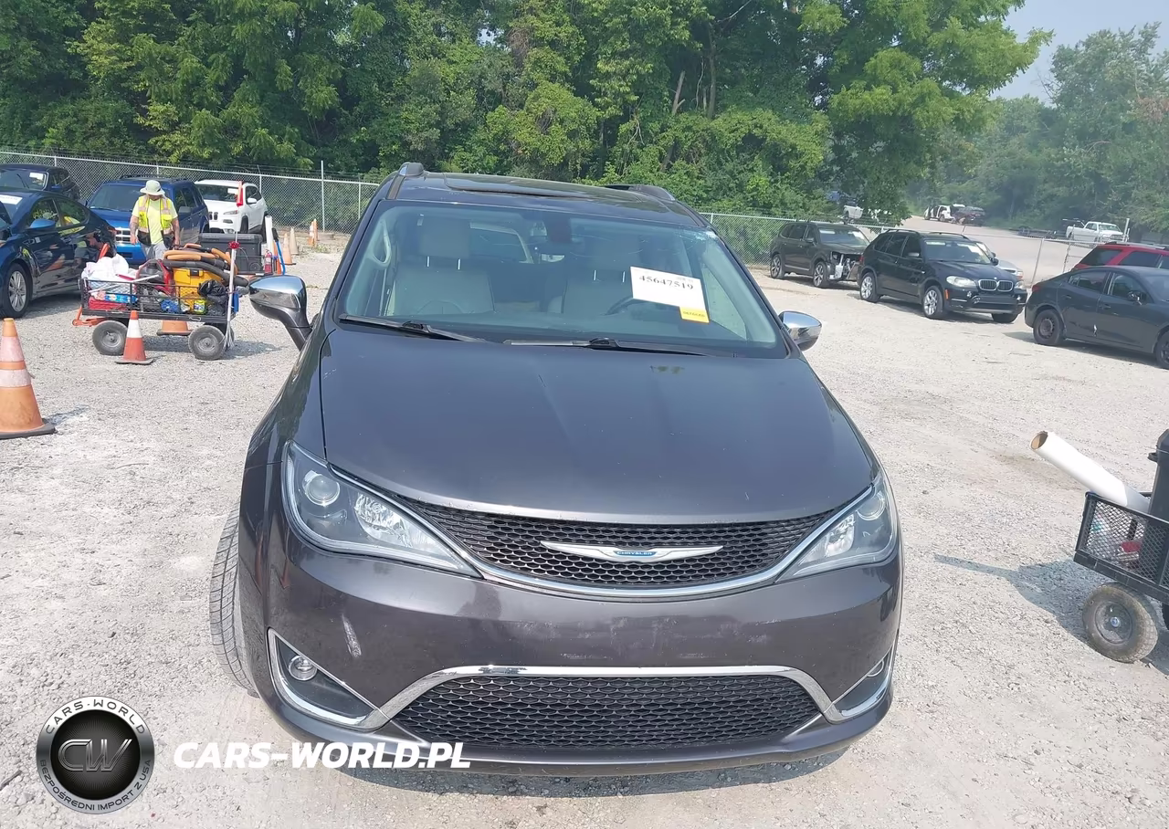 2018 Chrysler Pacifica Limited VIN:2C4RC1GG4JR186480 - 12