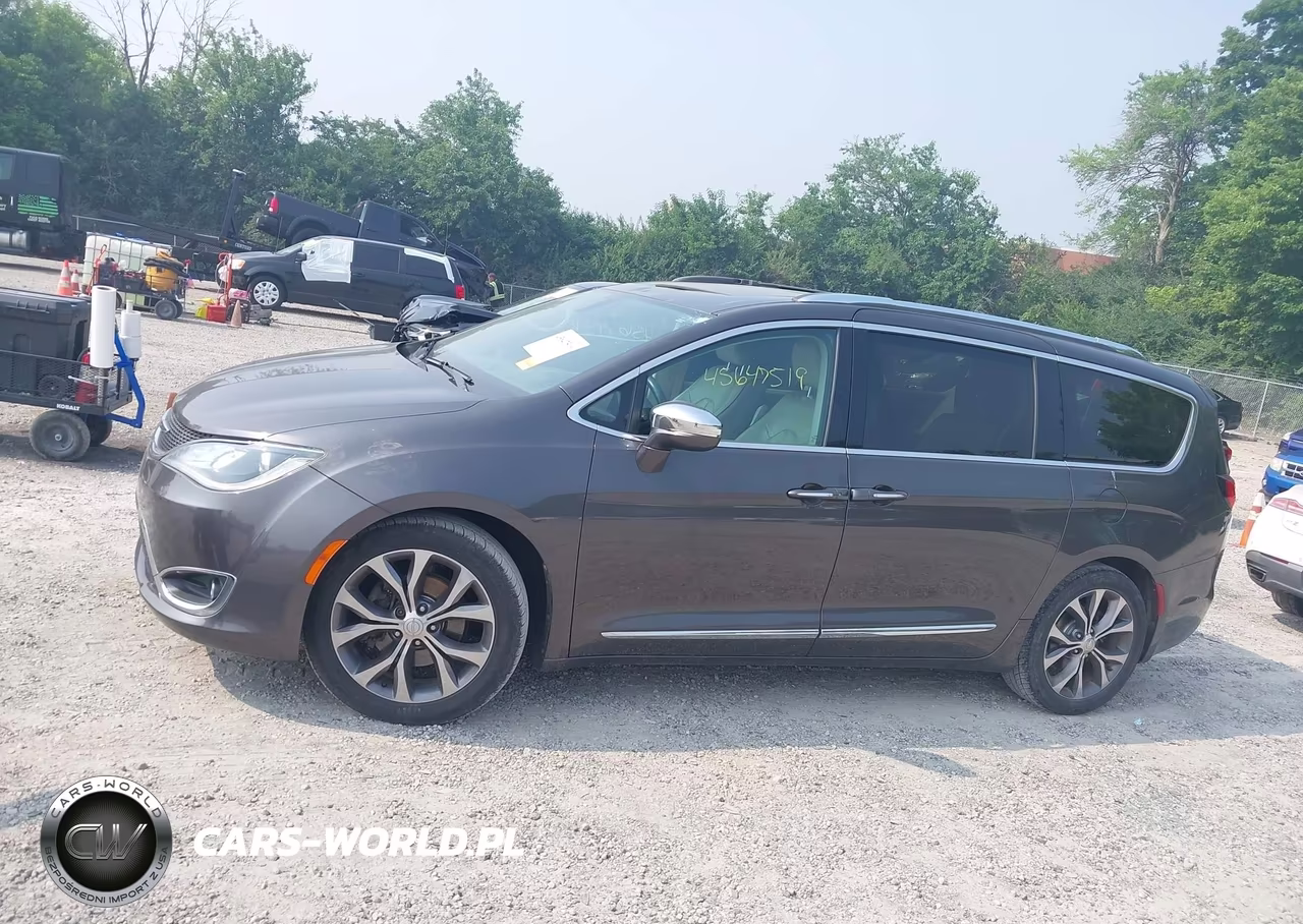 2018 Chrysler Pacifica Limited VIN:2C4RC1GG4JR186480 - 14