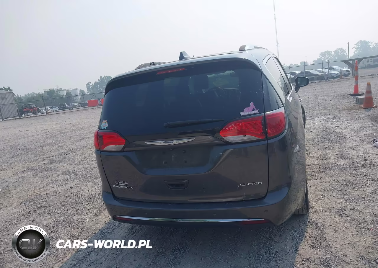 2018 Chrysler Pacifica Limited VIN:2C4RC1GG4JR186480 - 16